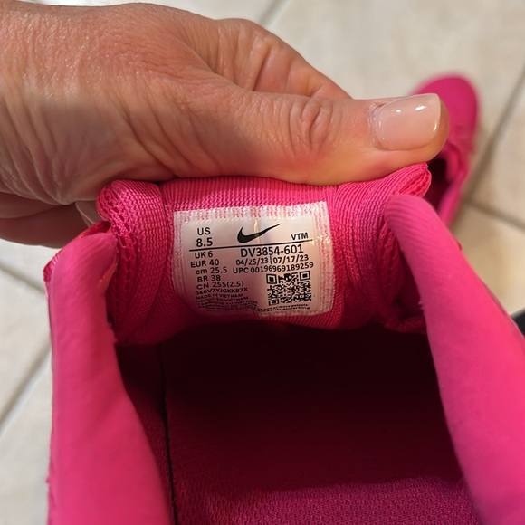 Women’s Nike sneaker - Picture 5 of 5